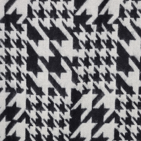 SOFTER THAN CASHMERE Women's Houndstooth Scarf Black & White - Picture 2 of 3